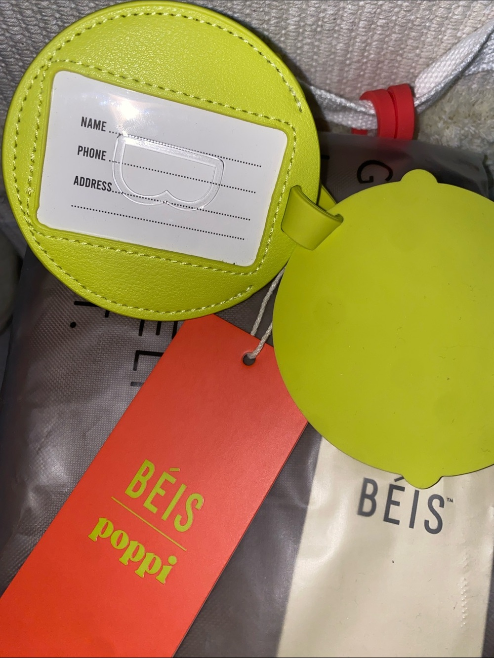 BEIS x Poppi Luggage tag & mirror bag charm - Picture 9 of 14